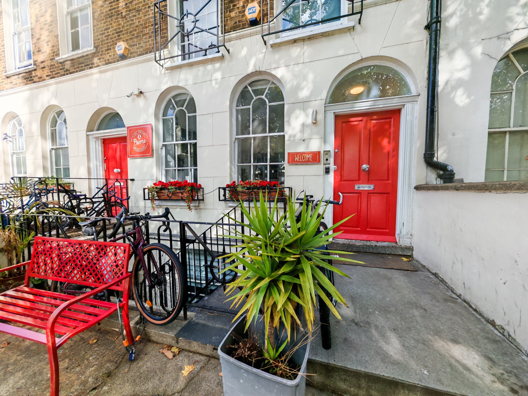 Prime Backpackers hostel exterior